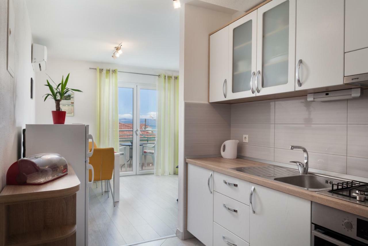 Apartments Turtle Gardens Makarska Exterior photo